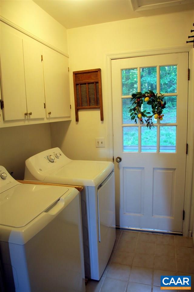 88 Good Hope Church Road Aroda, VA 22709 - Photo 15 of 30 a utility room with dryer and washer