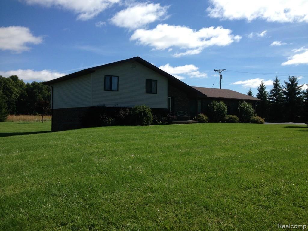 2900 North Burkhart Road Howell, MI 48855 - Photo 2 of 30