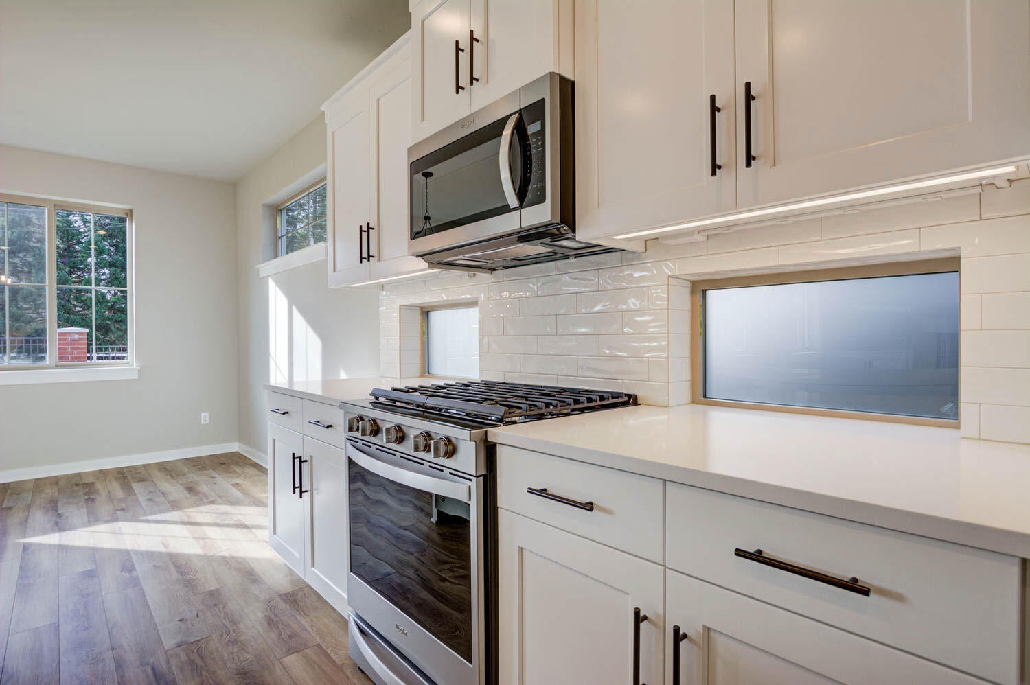 4652 Southwest 36th Street Redmond, OR 97756 - Photo 19 of 36 Kitchen. Example photo only. Some upgrades may be present. Specs and finishes vary.