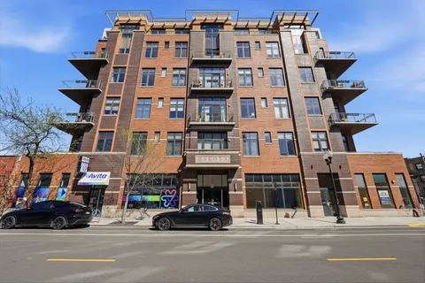 $375,000 | 3631 North Halsted Street, Unit 206, Chicago, IL 60613