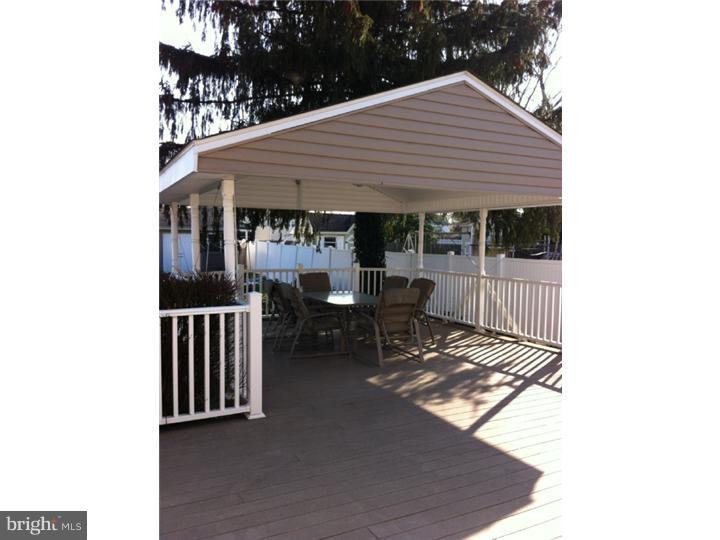 273 Poplar Road Warminster, PA 18974 - Photo 19 of 23 Deck