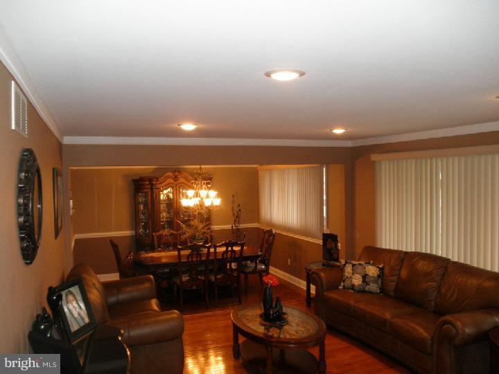 273 Poplar Road Warminster, PA 18974 - Photo 3 of 23 Dining Room