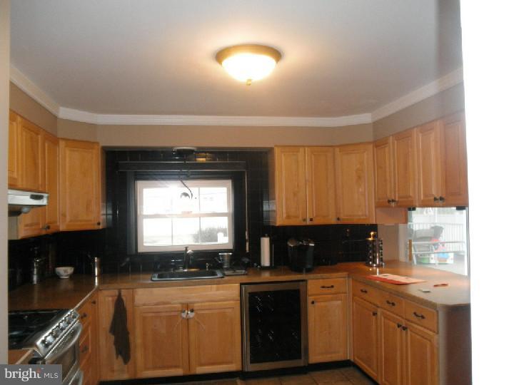 273 Poplar Road Warminster, PA 18974 - Photo 4 of 23 Kitchen