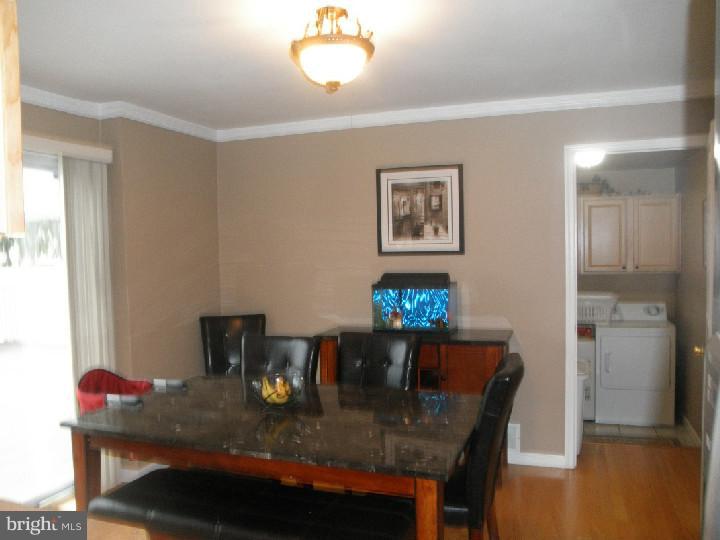 273 Poplar Road Warminster, PA 18974 - Photo 5 of 23 Breakfast Room