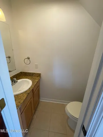 $1,325 | 590 Royal Oak Drive, Unit 2, Pass Christian, MS 39571