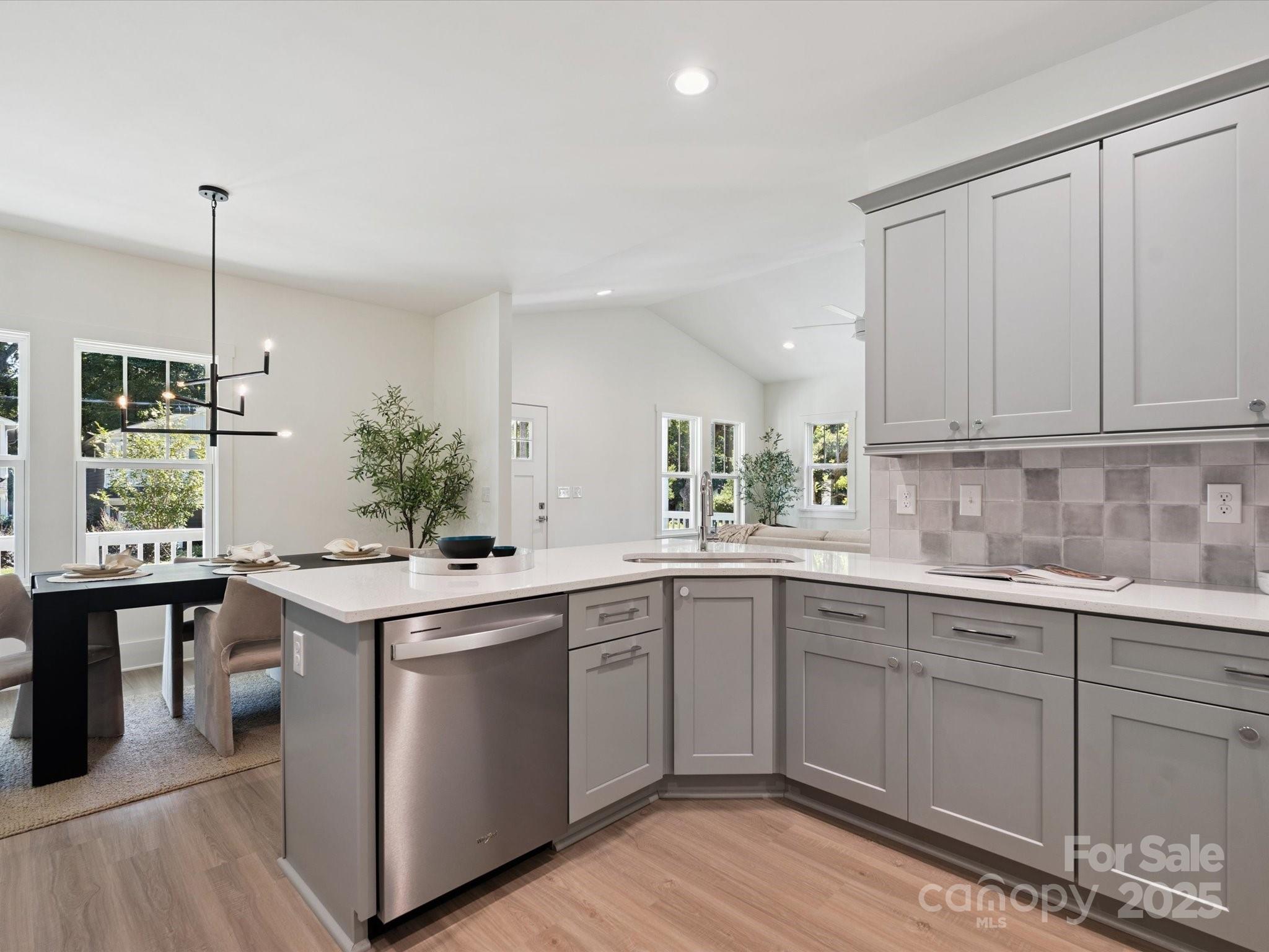 4111 Rutgers Avenue Charlotte, NC 28206 - Photo 5 of 39