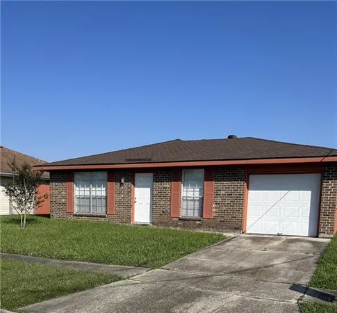 $1,600 | 2853 Cardinal Drive, Marrero, LA 70072