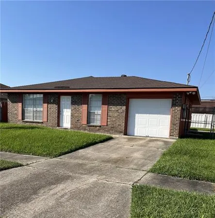 $1,600 | 2853 Cardinal Drive, Marrero, LA 70072