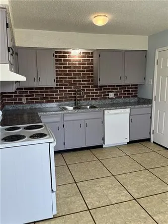 $1,600 | 2853 Cardinal Drive, Marrero, LA 70072