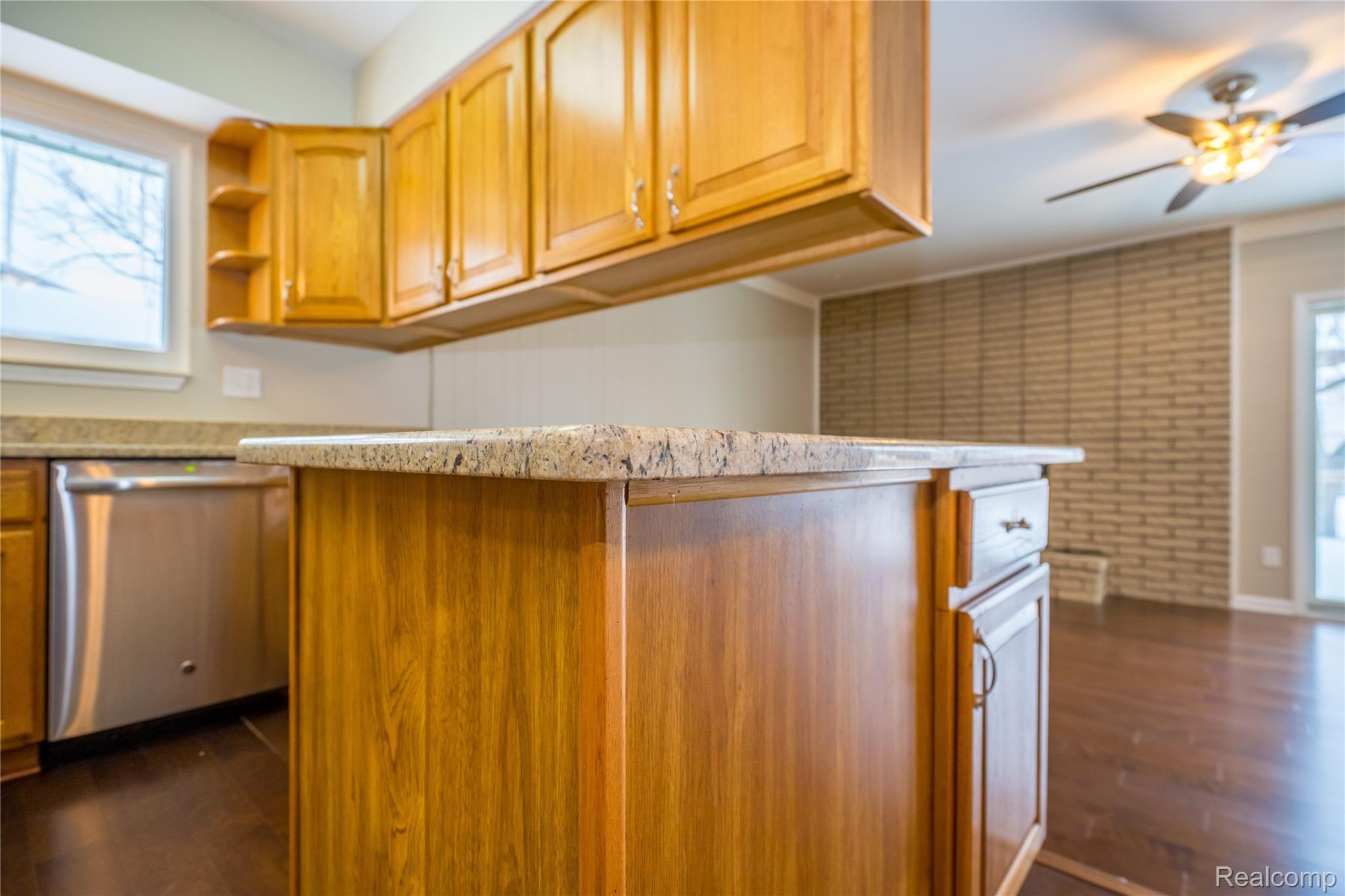 42278 Hanford Road Canton, MI 48187 - Photo 25 of 79 DSC09718.jpg