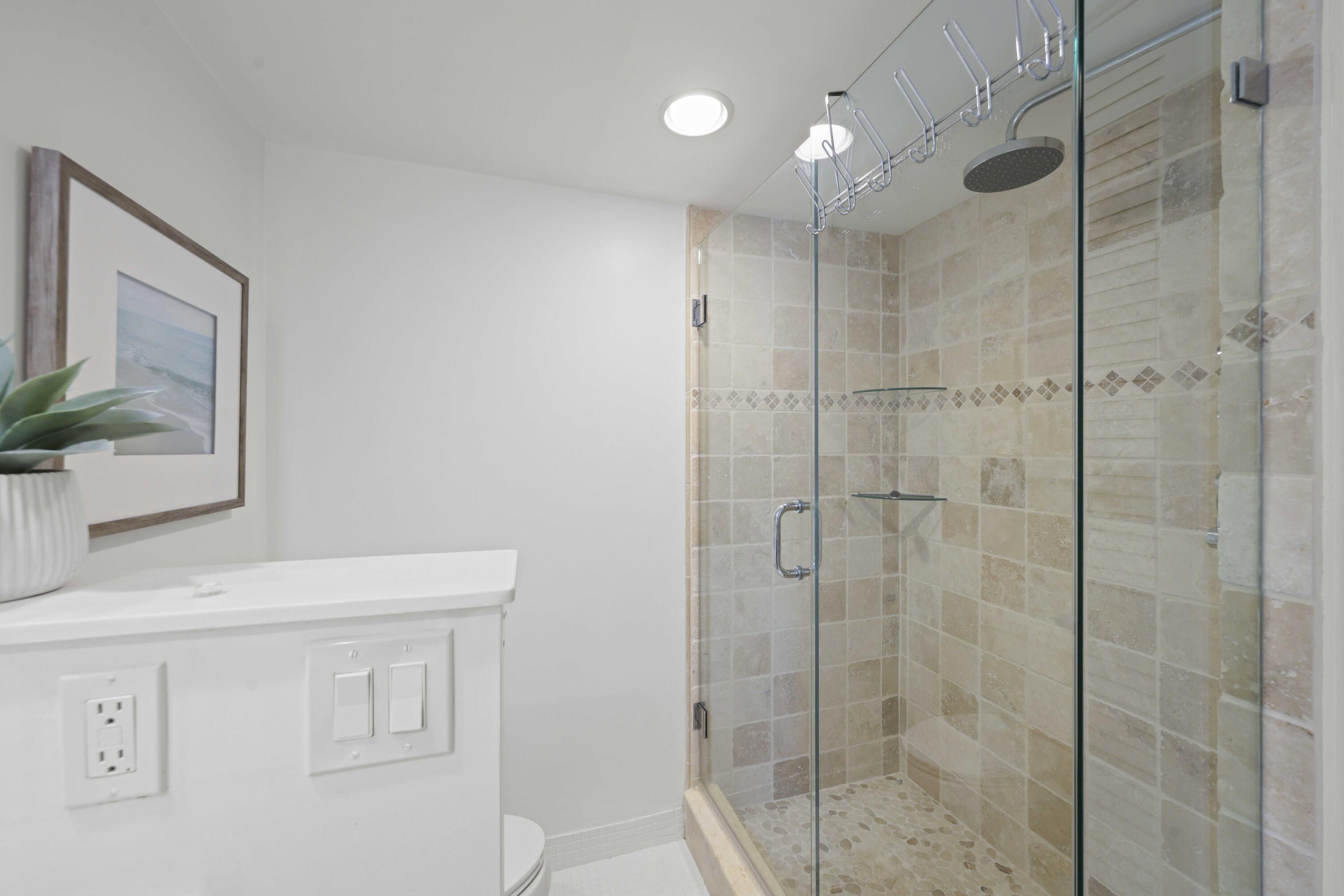 1111 South Ocean Boulevard, Unit 214 Boca Raton, FL 33432 - Photo 24 of 28 Bathroom