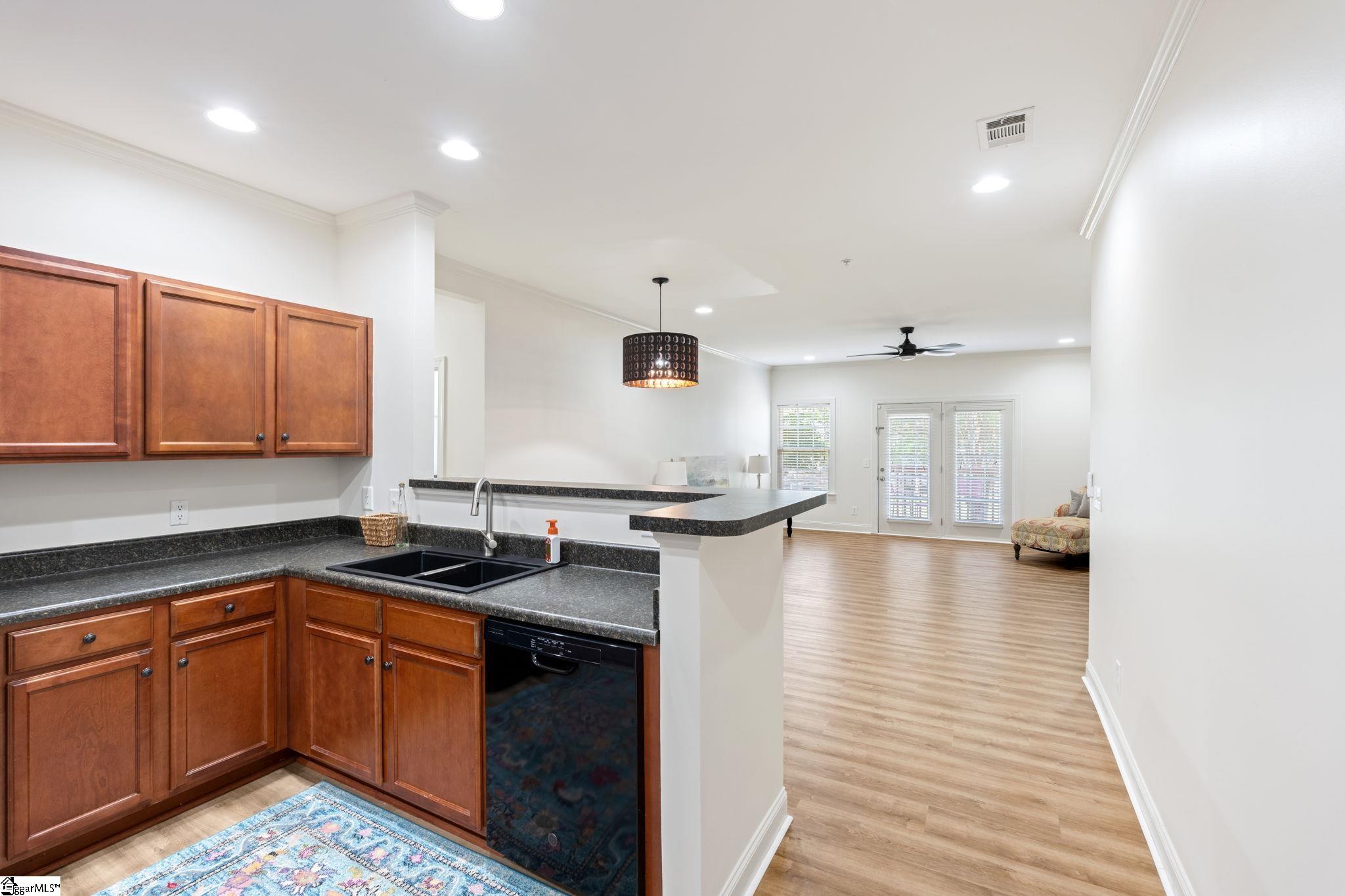 348 Easterlin Way Greenville, SC 29607 - Photo 3 of 29