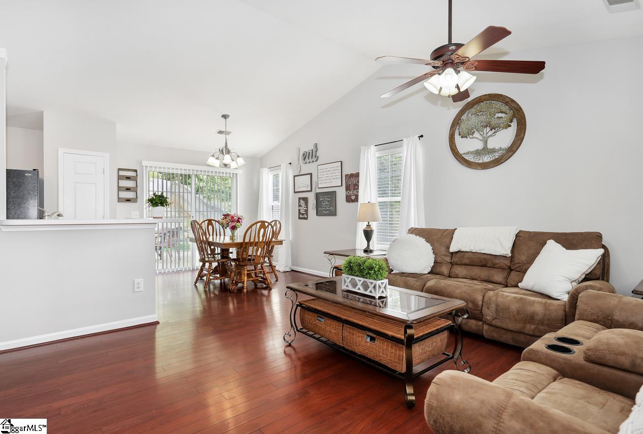 8 Hawkesbury Road Simpsonville, SC 29681 - Photo 3 of 23 Gallery Image 3