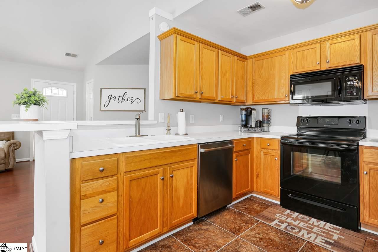 8 Hawkesbury Road Simpsonville, SC 29681 - Photo 10 of 23 Gallery Image 10