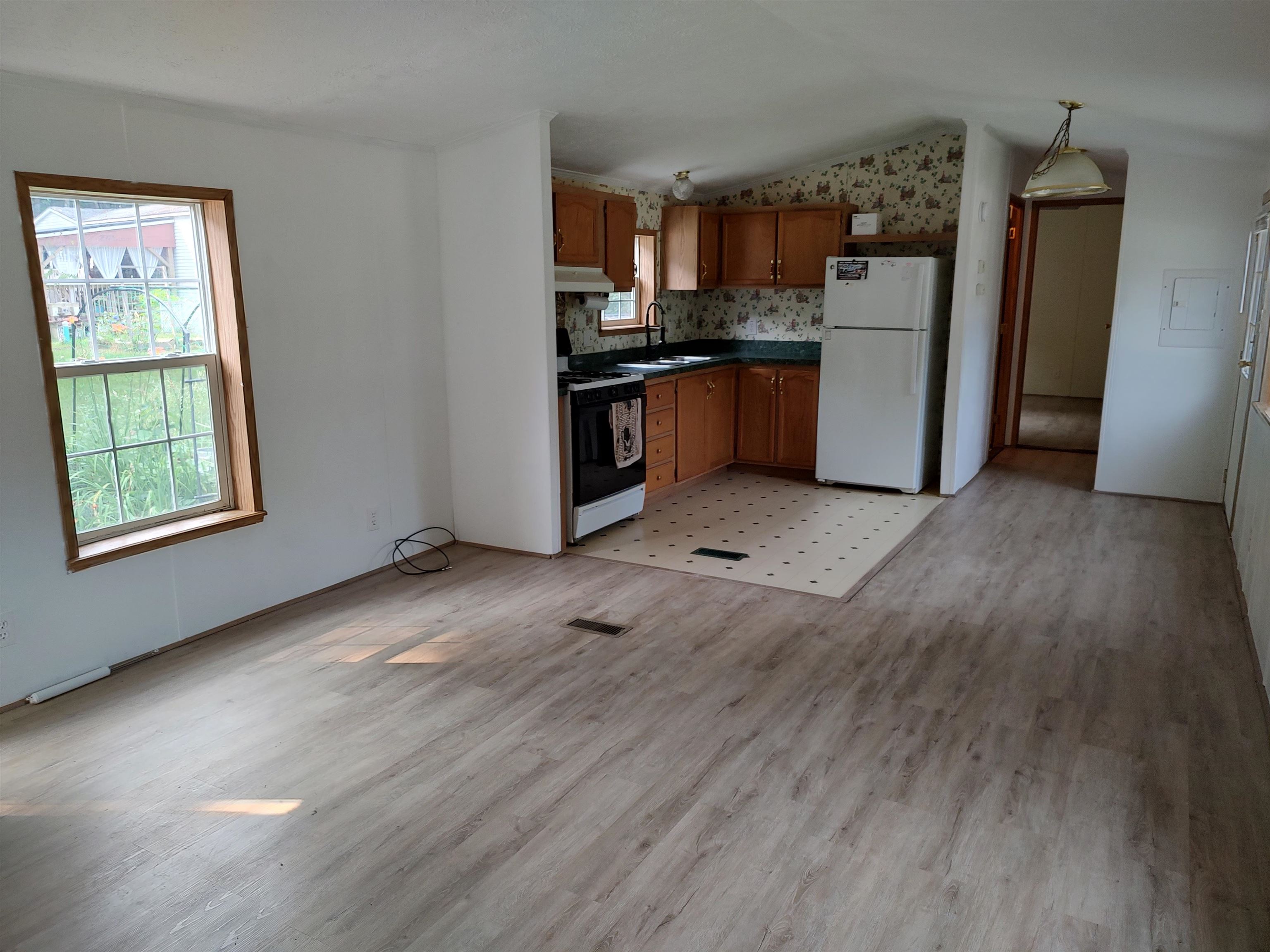 14 Pine Tree Drive Tuftonboro, NH 03816 - Photo 6 of 60