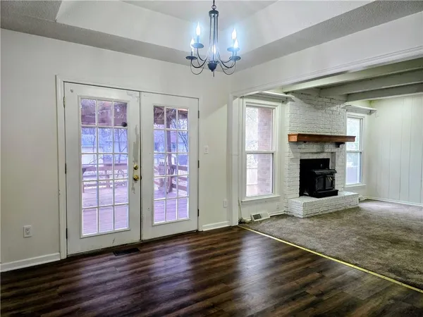 $275,000 | 1211 Southeast Briarcroft Street, Lee's Summit, MO 64063