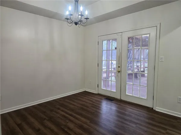 $275,000 | 1211 Southeast Briarcroft Street, Lee's Summit, MO 64063