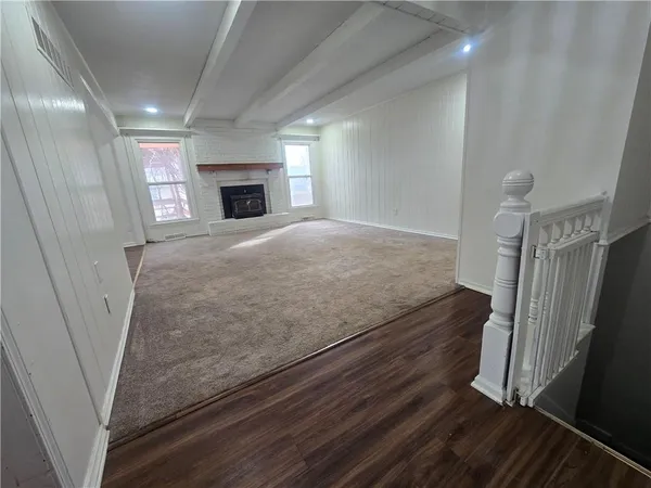 $275,000 | 1211 Southeast Briarcroft Street, Lee's Summit, MO 64063