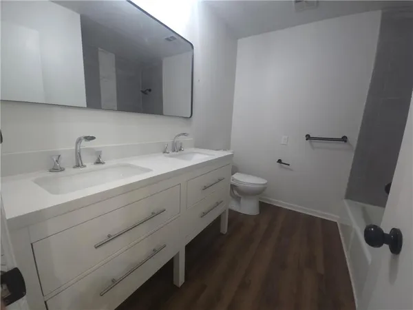 $275,000 | 1211 Southeast Briarcroft Street, Lee's Summit, MO 64063