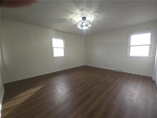 $275,000 | 1211 Southeast Briarcroft Street, Lee's Summit, MO 64063