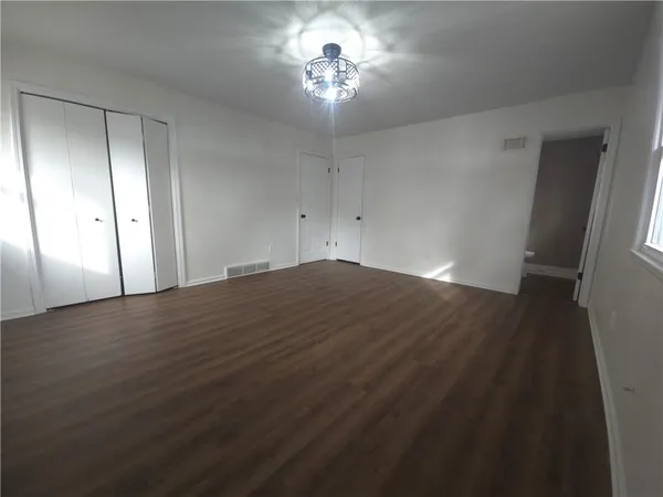 $275,000 | 1211 Southeast Briarcroft Street, Lee's Summit, MO 64063