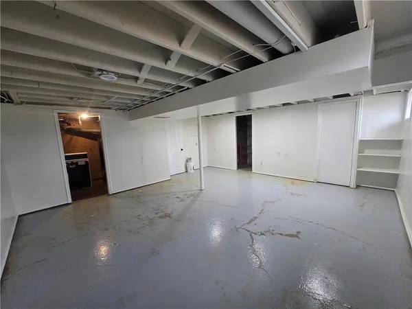 $275,000 | 1211 Southeast Briarcroft Street, Lee's Summit, MO 64063