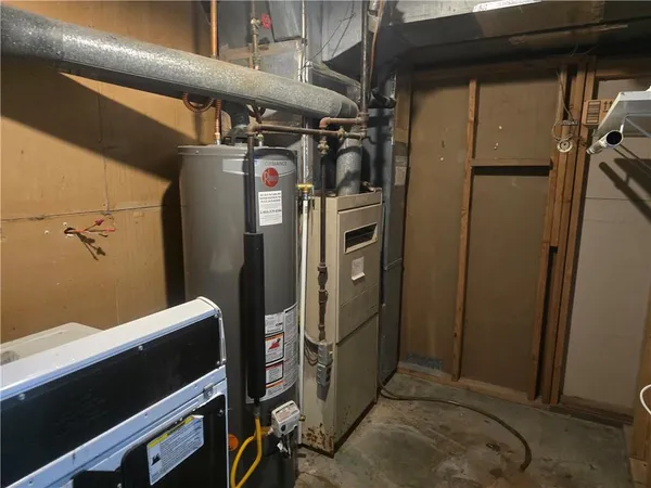 $275,000 | 1211 Southeast Briarcroft Street, Lee's Summit, MO 64063