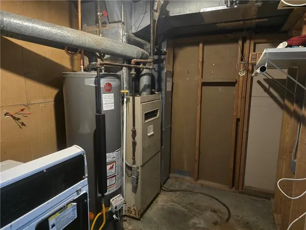 $275,000 | 1211 Southeast Briarcroft Street, Lee's Summit, MO 64063