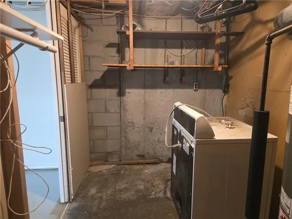 $275,000 | 1211 Southeast Briarcroft Street, Lee's Summit, MO 64063