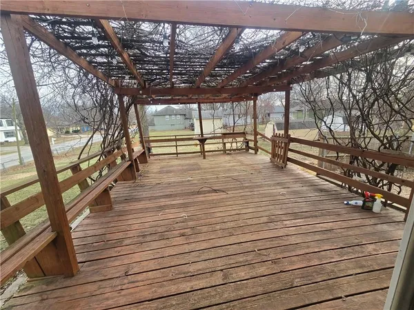 $275,000 | 1211 Southeast Briarcroft Street, Lee's Summit, MO 64063