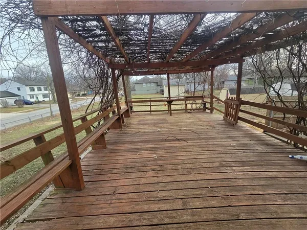 $275,000 | 1211 Southeast Briarcroft Street, Lee's Summit, MO 64063