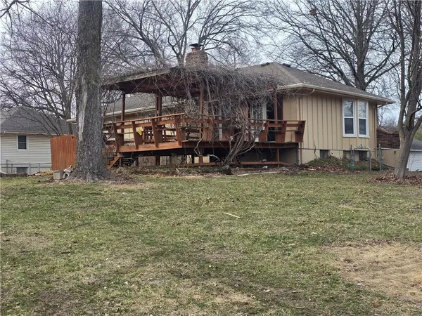 $275,000 | 1211 Southeast Briarcroft Street, Lee's Summit, MO 64063