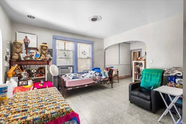 a very nice looking room with many windows