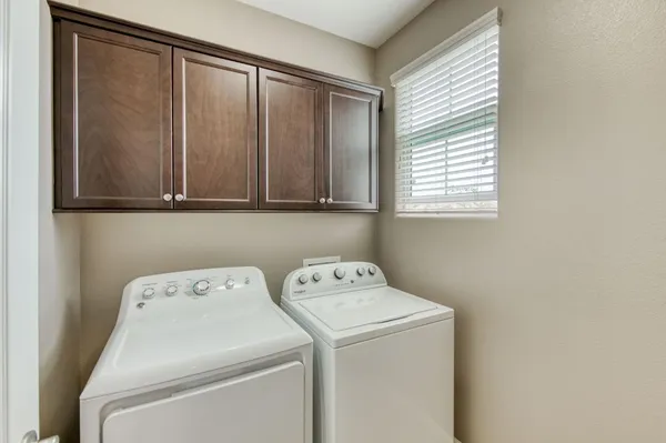 $405,000 | 3037 Roche Lane, Clovis, CA 93619