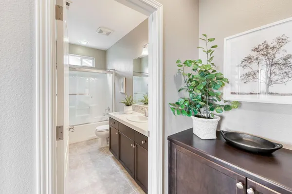 $405,000 | 3037 Roche Lane, Clovis, CA 93619