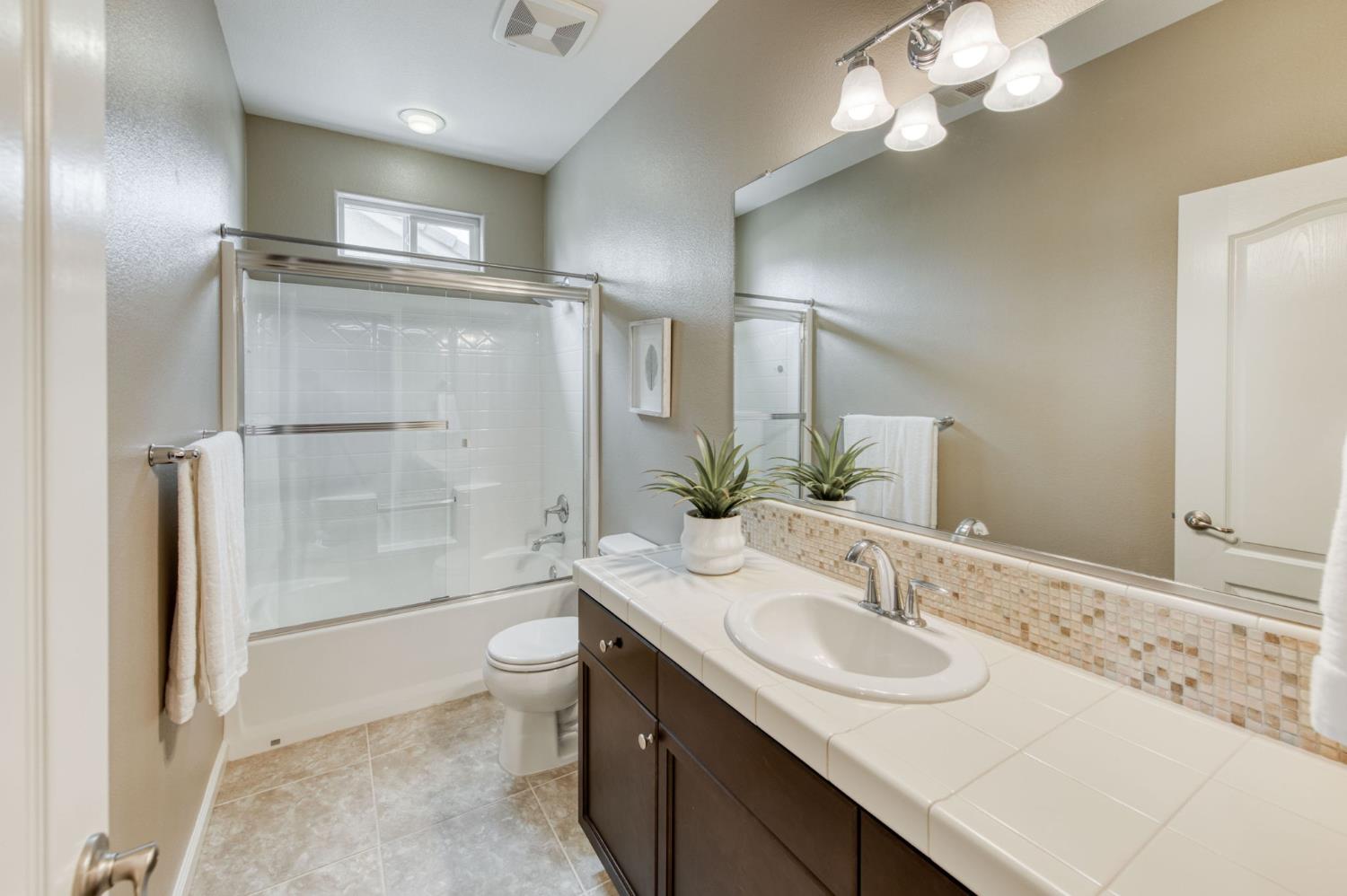 3037 Roche Lane Clovis, CA 93619 - Photo 18 of 24