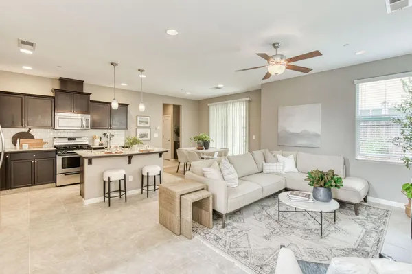 $405,000 | 3037 Roche Lane, Clovis, CA 93619