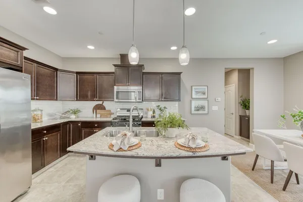 $405,000 | 3037 Roche Lane, Clovis, CA 93619