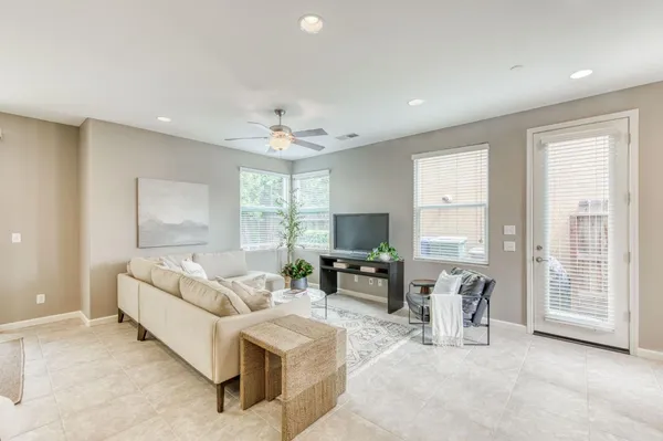 $405,000 | 3037 Roche Lane, Clovis, CA 93619