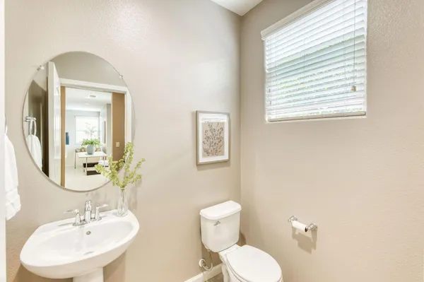 $405,000 | 3037 Roche Lane, Clovis, CA 93619