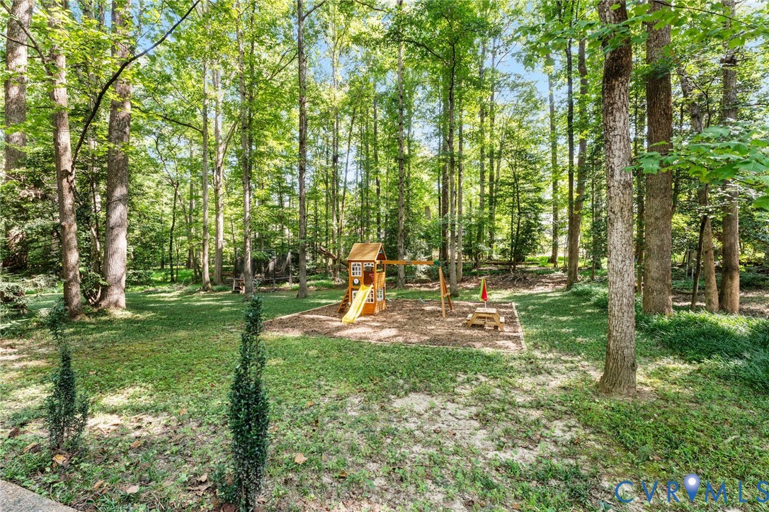 5605 Chatmoss Road Midlothian, VA 23112 - Photo 29 of 31