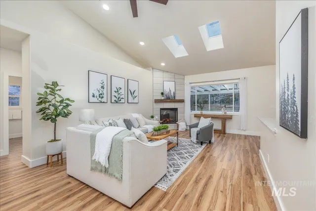 $975,000 | 2162 North Sevenoaks Way, Eagle, ID 83616