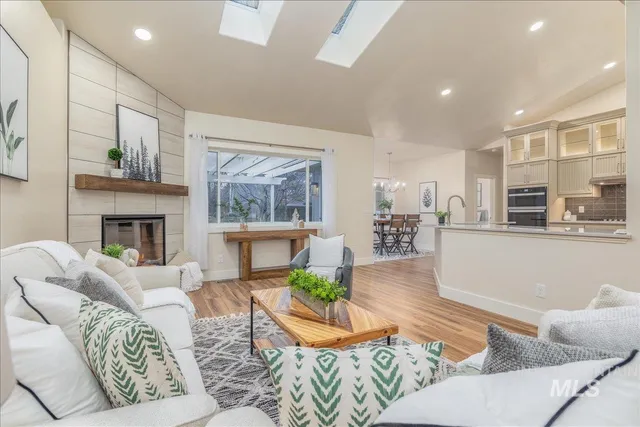 $975,000 | 2162 North Sevenoaks Way, Eagle, ID 83616