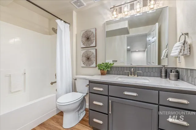 $975,000 | 2162 North Sevenoaks Way, Eagle, ID 83616