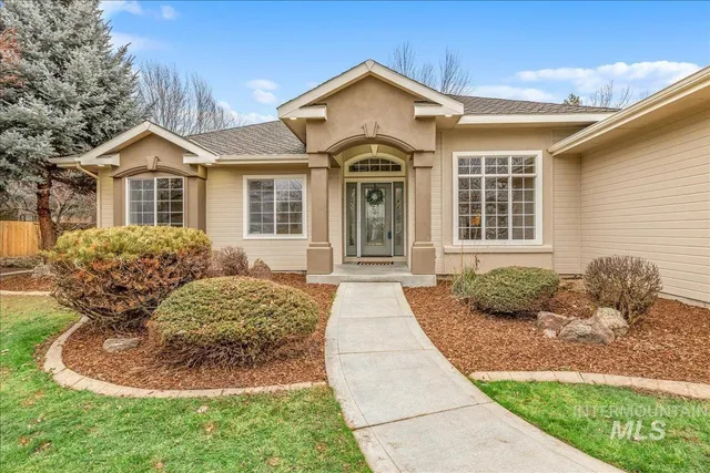 $975,000 | 2162 North Sevenoaks Way, Eagle, ID 83616