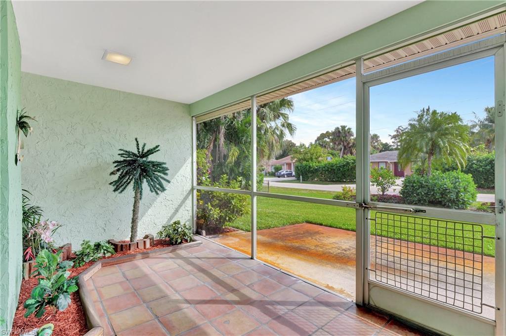 5405 Warren Street Naples, FL 34113 - Photo 9 of 37 Screened