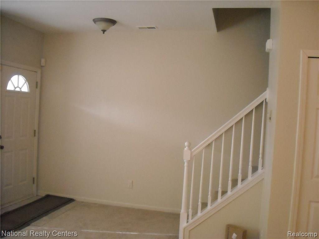 11744 Farmington Road Livonia, MI 48150 - Photo 7 of 11 ENTRY