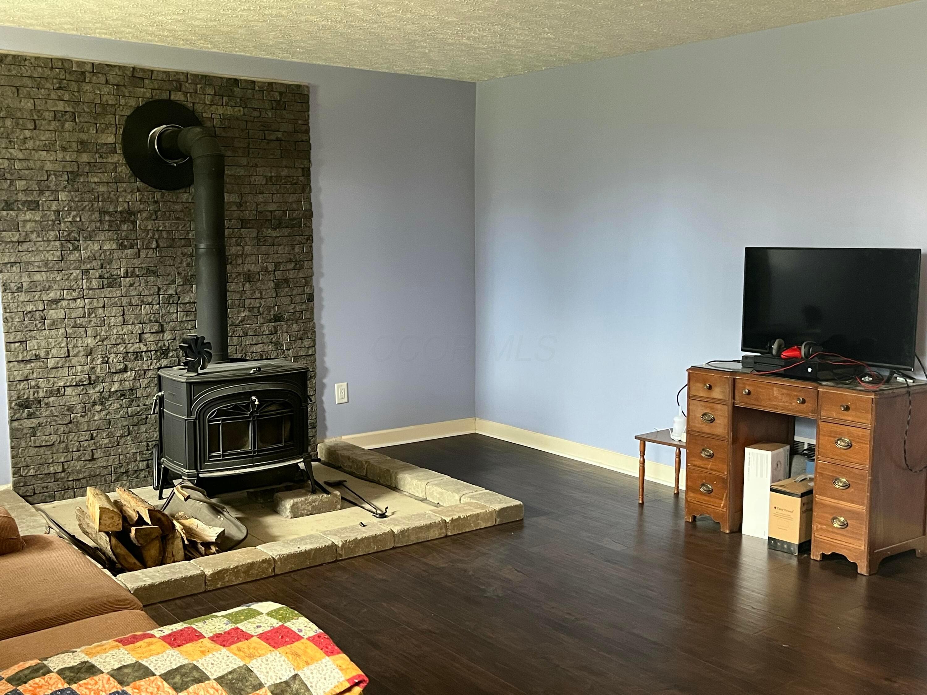 7705 Camp Road Mount Vernon, OH 43050 - Photo 9 of 22 Family Room