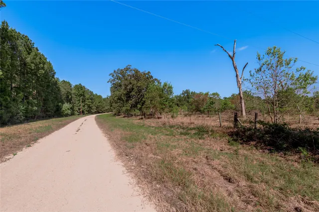 $140,920 | 1525 Odessa Drive, Trinity, TX 75862