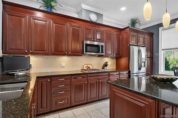 $944,500 | 2272 Dalton Drive, Cortlandt Manor, NY 10567